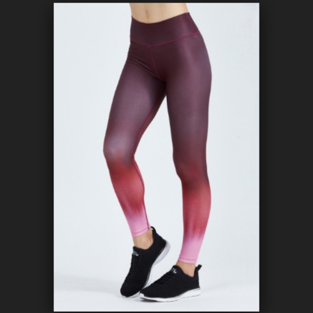 Bandier Vie Active Ombre Leggings